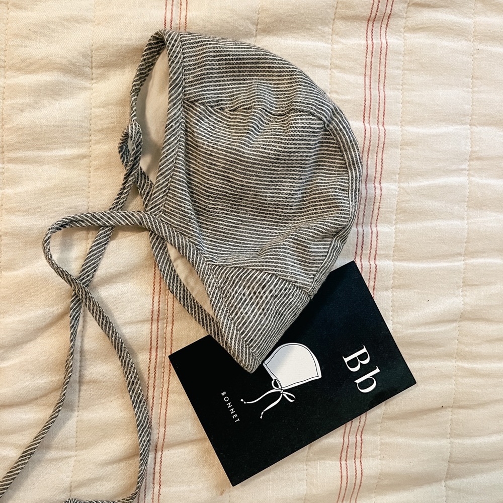 Briar baby bonnet